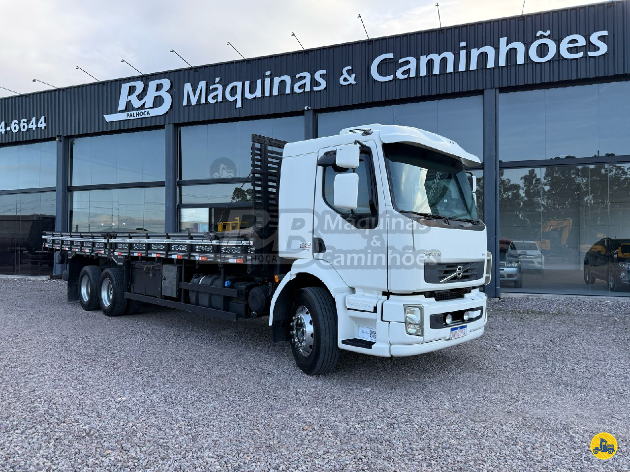 CAMINHAO VOLVO VOLVO VM 270 Carga Seca Cavalo 6x2 RB Veículos PALHOCA SANTA CATARINA SC